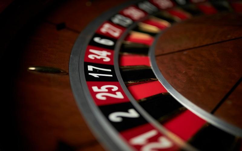 Bakit nakakaakit ng mga manlalaro ang online roulette？
