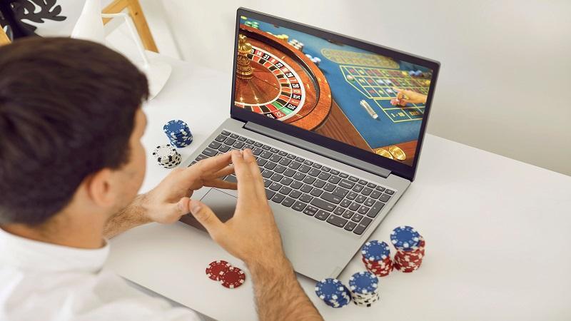Bakit nakakaakit ng mga manlalaro ang online roulette？